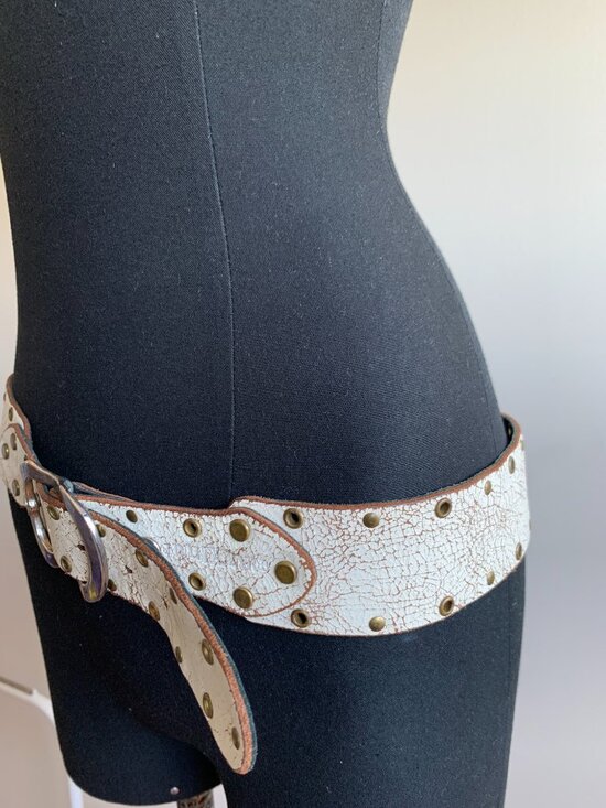 Baltazar Vintage Cream white cracked antique leather studded rocker belt Medium main image 5